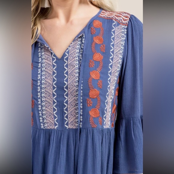 Francesca’s Blue Rain Embroidered Boho Dress Navy Blue Medium Like New - Picture 2 of 14